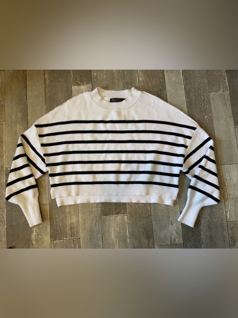 Striped cropped Sweater in White  & Black long sleeve sz M coastal nautical